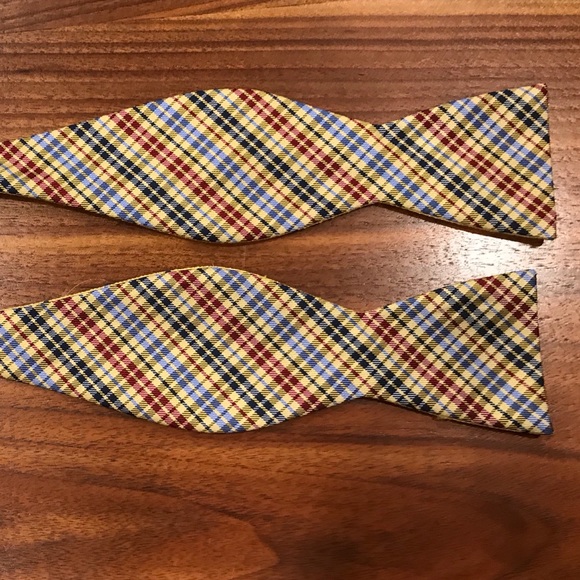 Like New Reversible Mix/Match Adjustable Bow Tie - Picture 3 of 5